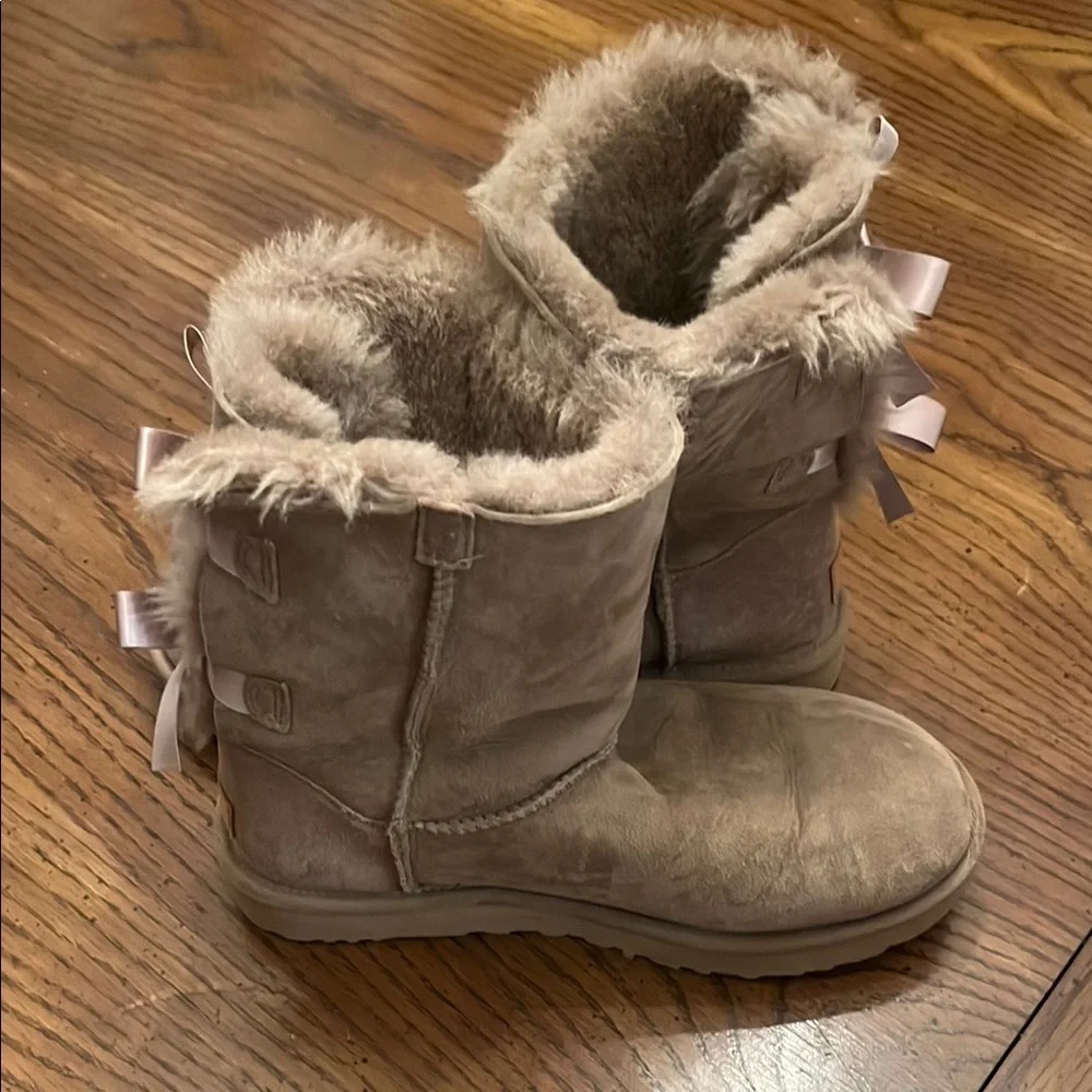 Ugg Bailey Tan Boots,‎ size 8